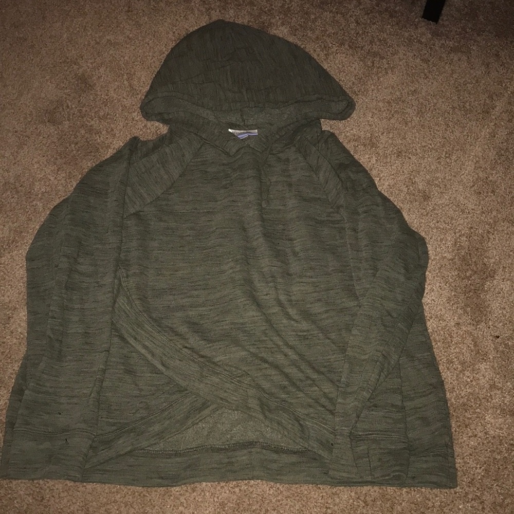 Green sweatshirt breastfeeding mothers